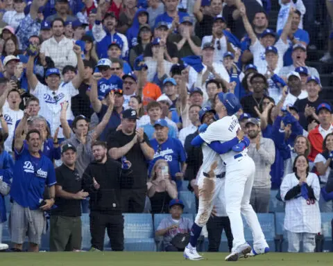 All-Star 1B Freddie Freeman out of Dodgers' lineup for Game 4 of NLCS against Mets