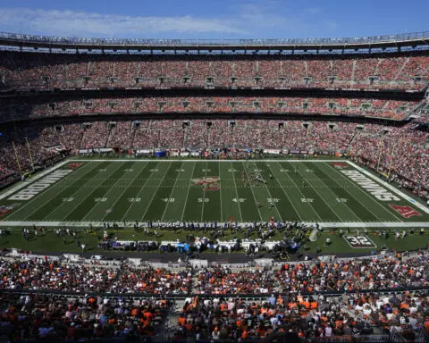 Browns announce plans to move from their lakefront stadium since 1999 to dome in the suburbs