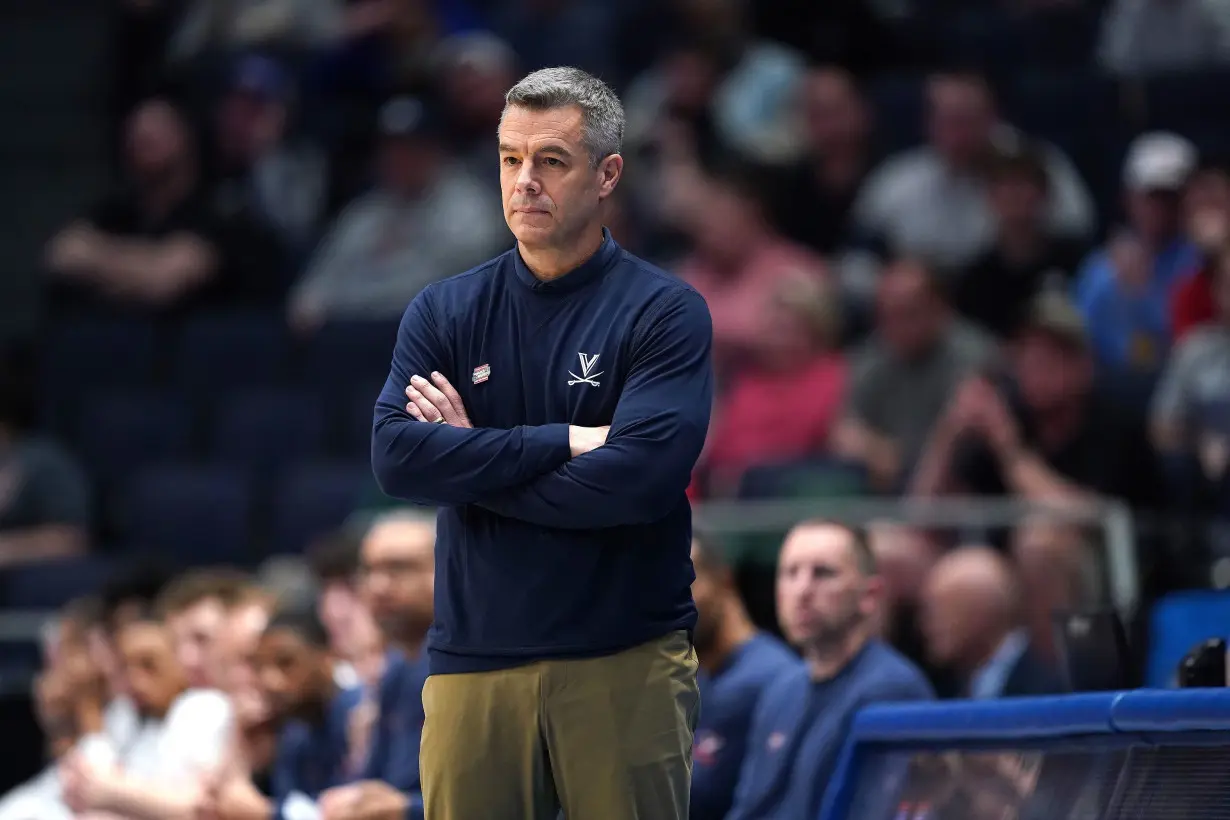 University of Virginia announces sudden retirement of basketball coach Tony Bennett