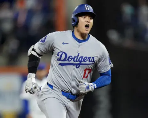 Shohei Ohtani homers to lead off NLCS Game 4 for Dodgers against Mets