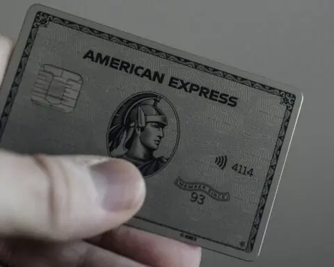 American Express profit rises in Q3 as card members continue to spend