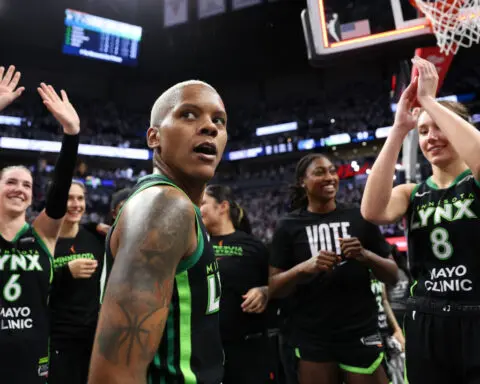 Minnesota Lynx defeat New York Liberty in dramatic fashion to force title-deciding Game 5 of WNBA Finals