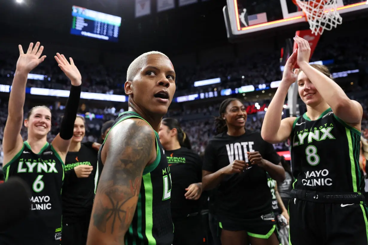 Minnesota Lynx defeat New York Liberty in dramatic fashion to force title-deciding Game 5 of WNBA Finals