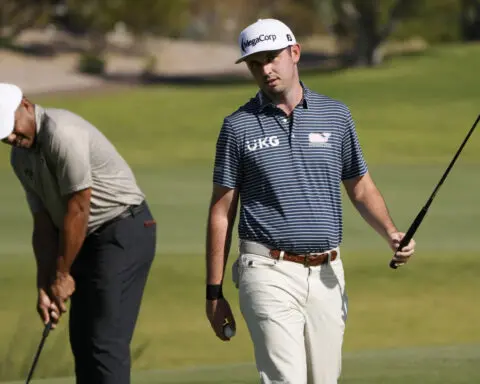 Gary Woodland with a 65 in Las Vegas is in contention for the first time since brain surgery
