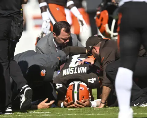 Browns QB Deshaun Watson suffers likely season-ending Achilles tendon injury in loss to Bengals