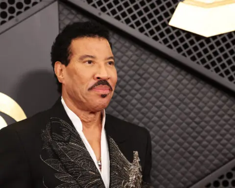 Lionel Richie likens touring to vacation as he announces Europe shows