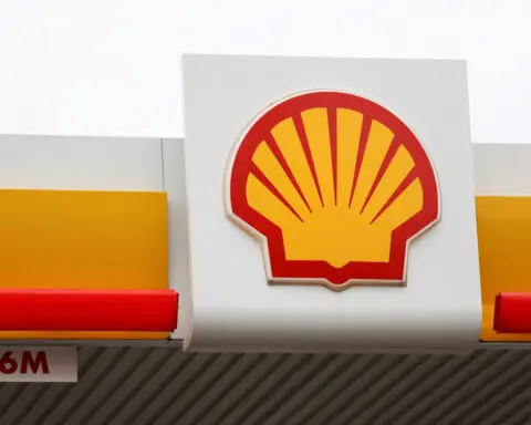 Nigeria halts Shell asset sale, approves Exxon-Seplat deal