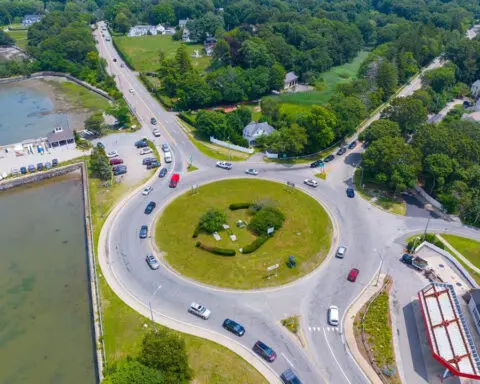 How roundabouts reduce accidents while improving traffic flow