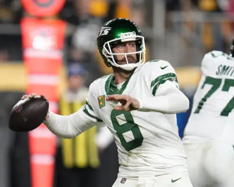 Despite addition of Adams, Rodgers and Jets reeling after another loss