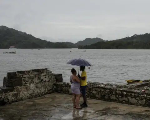 In annual religious pilgrimage, Panamanians crawl to reach the Black Christ of Portobelo