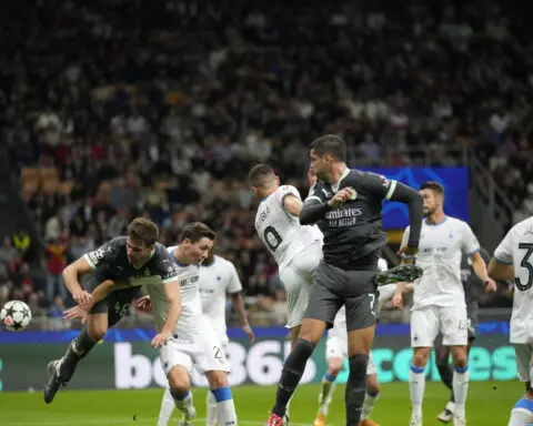 Pulisic scores direct from corner kick for AC Milan. Then admits it was an accident