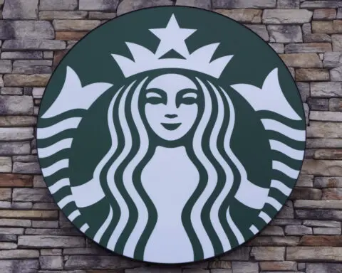 Starbucks reports weak quarterly results despite the arrival of Pumpkin Spice Latte season