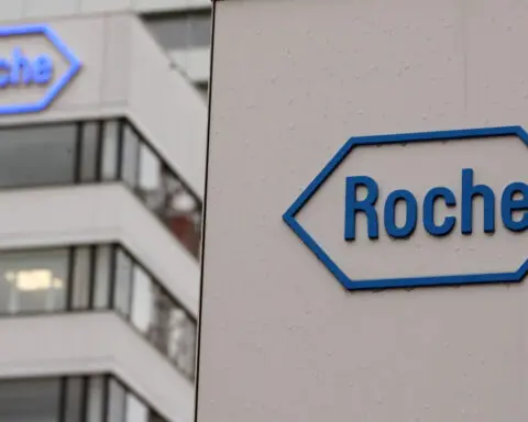 Roche Q3 sales advance by forex-adj 9%, beating market view