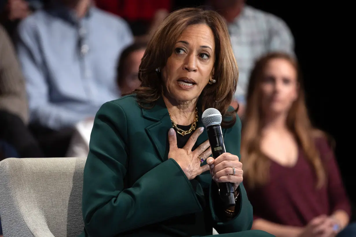 Harris voices support for $15 minimum wage to draw contrast with Trump