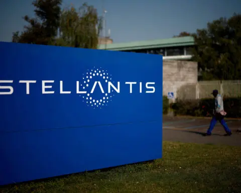 US lawmakers pressure automaker Stellantis on investment commitments