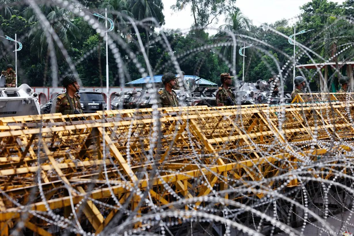 Security has been increased in front of the Bangabhaban, the residence and workplace of President Mohammed Shahabuddin