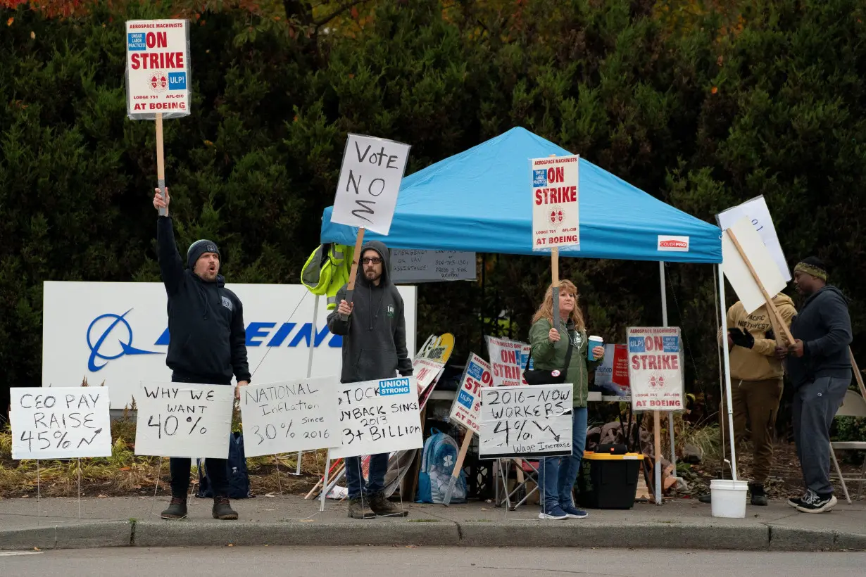 Boeing workers vote on a new contract proposal