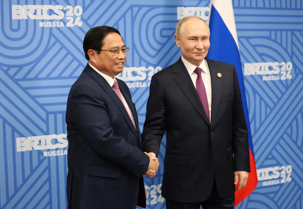 Russian President Putin and Vietnamese Prime Minister Chinh meet at BRICS summit in Kazan