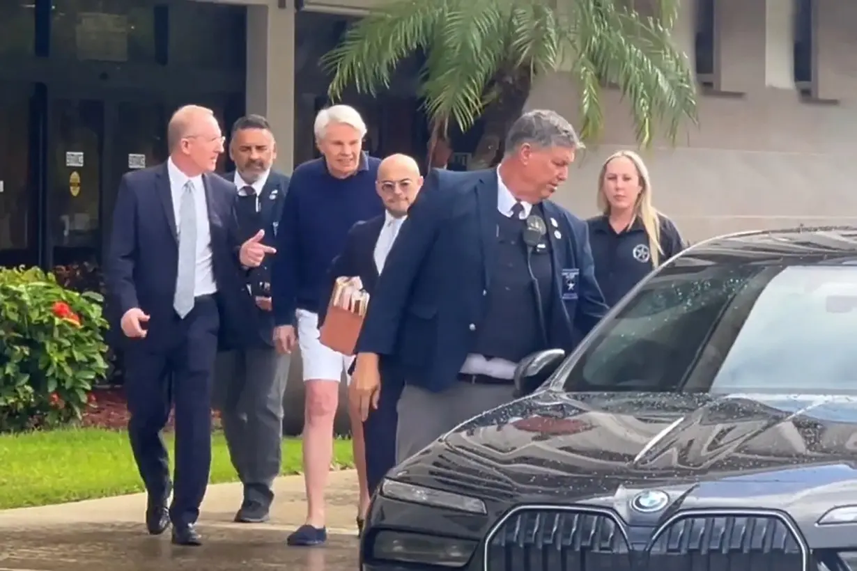 Mike Jeffries, the former longtime chief executive of Abercrombie & Fitch, leaves federal court in West Palm Beach