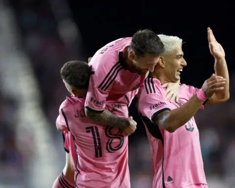 Inter Miami beats Atlanta United in Lionel Messi’s MLS playoff debut