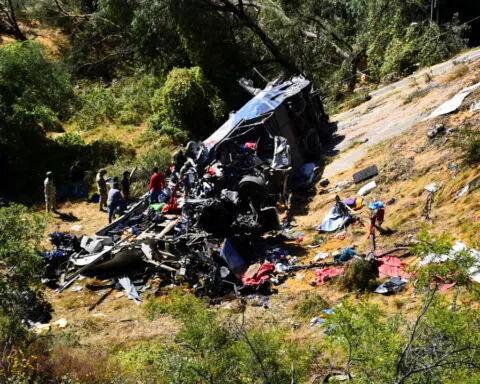 Bus crash in central Mexico kills 19 people