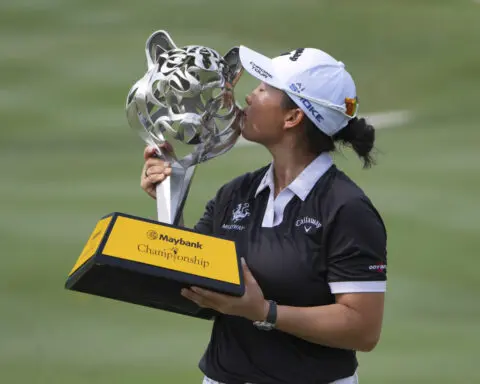 Yin Ruoning shoots 65 to win in Malaysia. She holds off Jeeno Thitikul, who finishes runner-up again