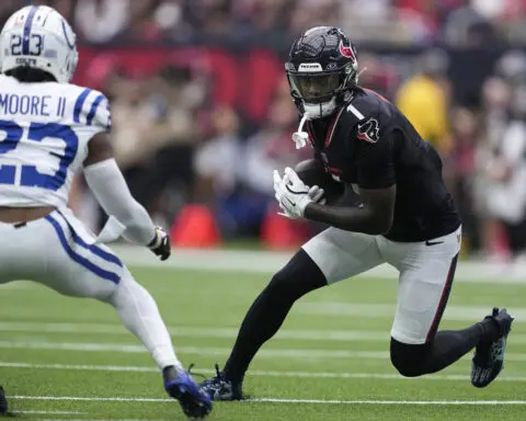 Texans wide receiver Stefon Diggs out for season after tearing right ACL