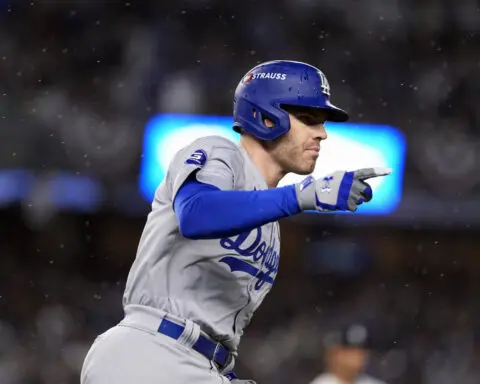 Freddie Freeman homers again for Dodgers early in Game 4 to set a pair of World Series records