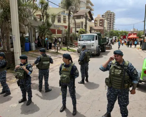 A hotel collapses in Argentina and leaves 1 dead and several trapped