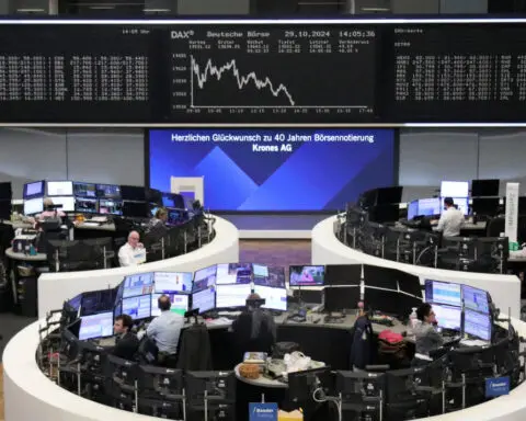 STOXX 600 hits one-month low as bleak earnings weigh, tech stocks slump