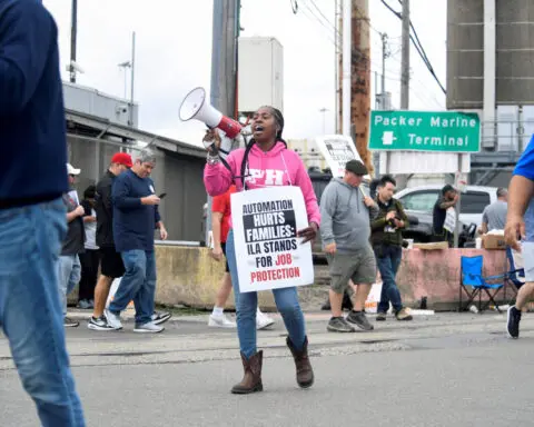 US shippers avoid East Coast ports on risk of second strike