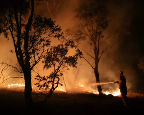 Australia must brace for longer fire seasons and marine heatwaves ahead, report says