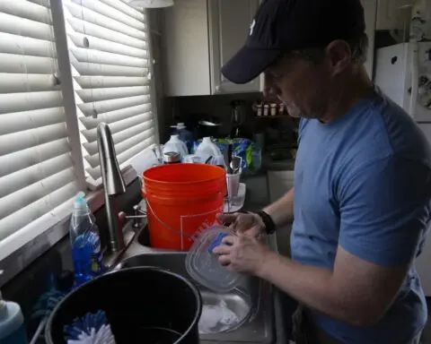 Boil water advisories can be confusing. Here are some safety tips from experts