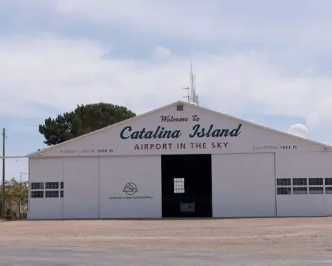 5 people killed in Catalina Island airplane crash