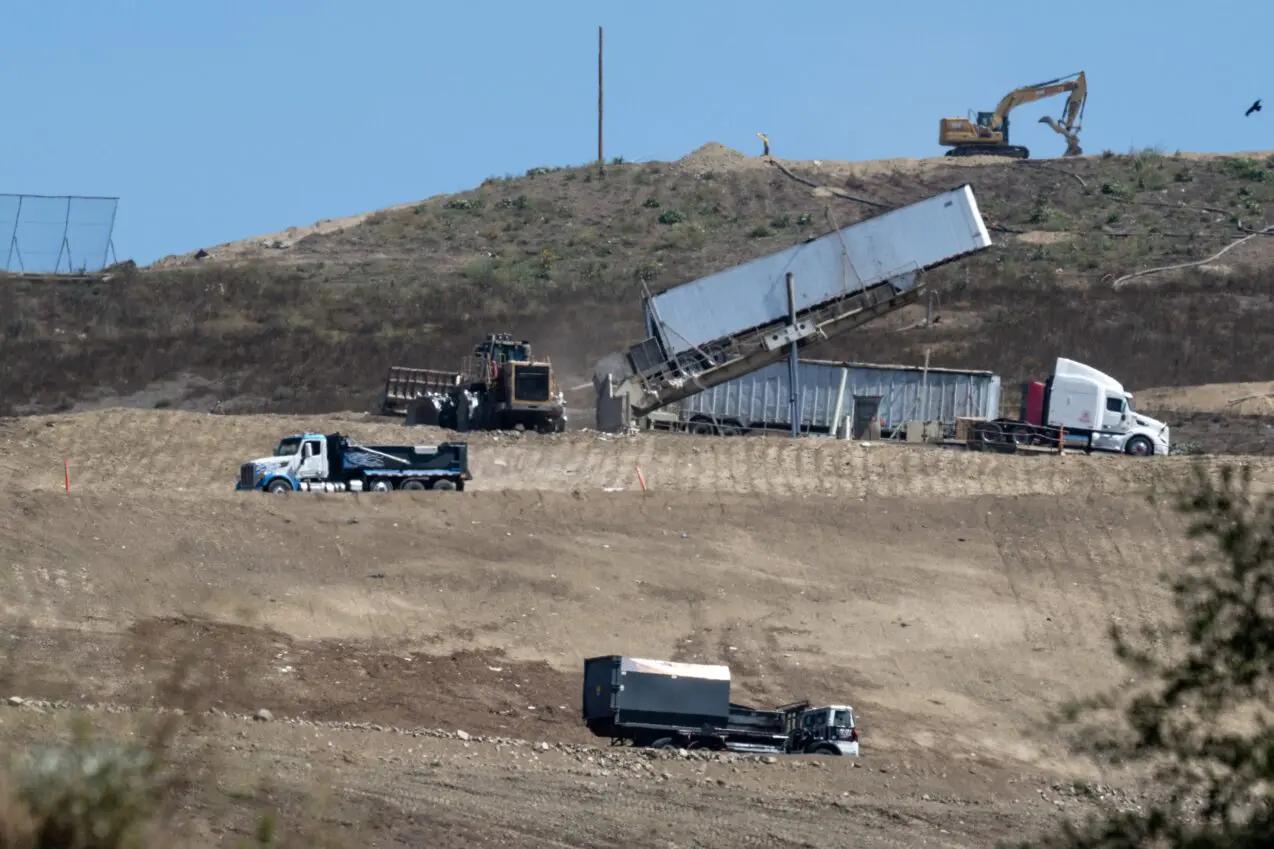 Castaic residents allege harmful emissions from landfill in lawsuit