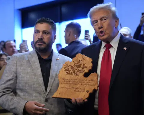 Trump meets with Arab Americans in Dearborn, Michigan, but top community leaders skipped the event