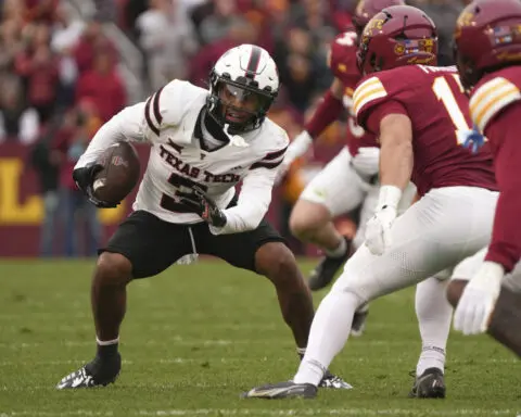 Behren Morton leads late TD drive as Texas Tech posts 23-22 upset for No. 11 Cyclones' first loss