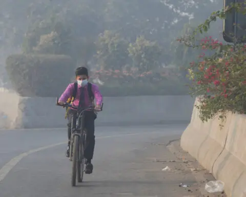 Lahore air pollution hits historic high, forcing school closures