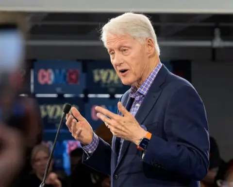 Bill Clinton: It would be a 'travesty' if Trump's president again