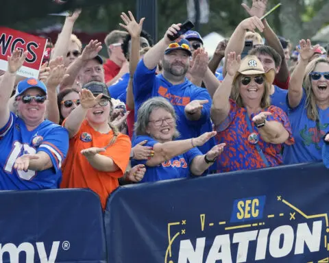 Jacksonville Sheriff's Office: Officers 'acted within policy' during fights with fans at game