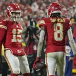 Mahomes throws 3 TD passes, Hunt scores TD in overtime as Chiefs beat Buccaneers 30-24