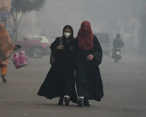 Record-high pollution sickens thousands in Pakistan's cultural capital of Lahore