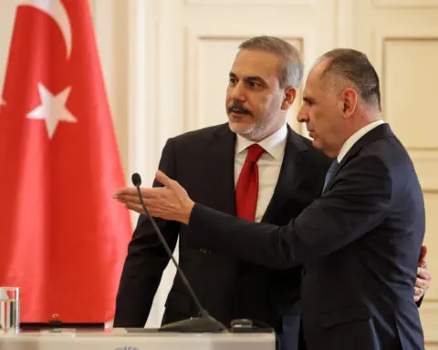 Greece, Turkey to keep talking on maritime boundaries agenda, ministers say