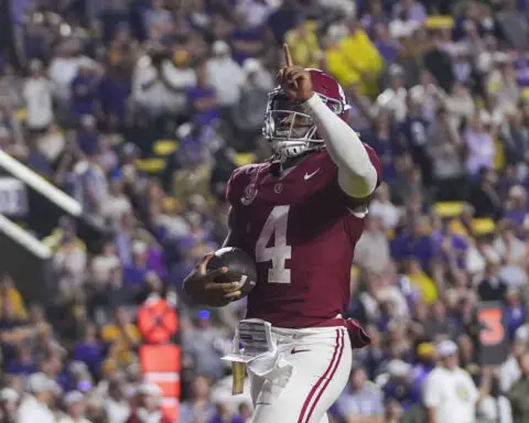 Jalen Milroe runs for career-high 185 yards and 4 TDs as No. 11 Alabama thrashes No. 14 LSU 42-13