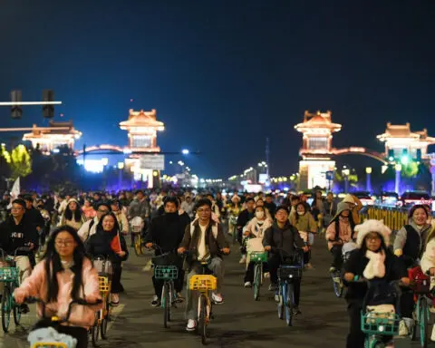 Tens of thousands of Chinese college students went cycling at night. That put the government on edge