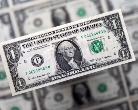 Dollar retains strength against peers on Trump trade