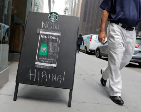 US weekly jobless claims fall; unemployment rolls shrink