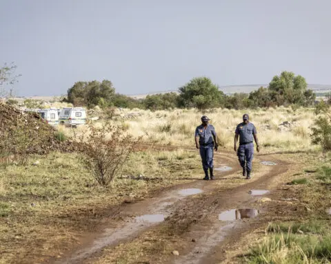 South Africa's government won't help the illegal miners inside a closed mine