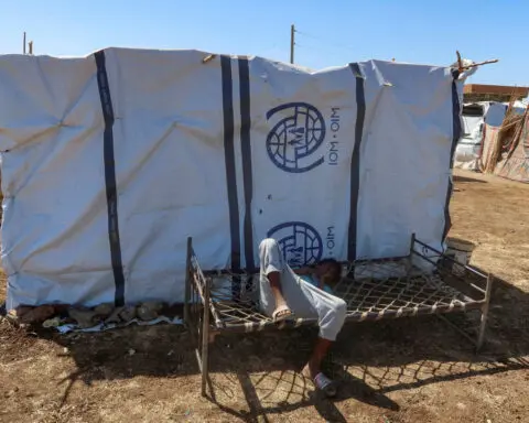 Cholera suspected as cause of mystery deaths in besieged Sudan town