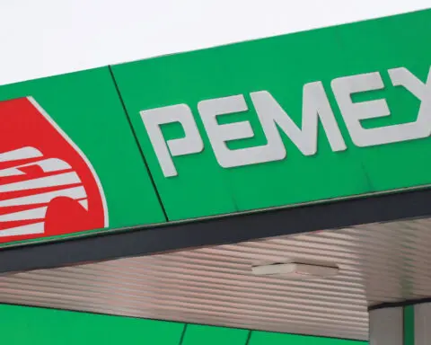 Mexico to extend $6.7 billion to cover oil producer Pemex's debt in 2025